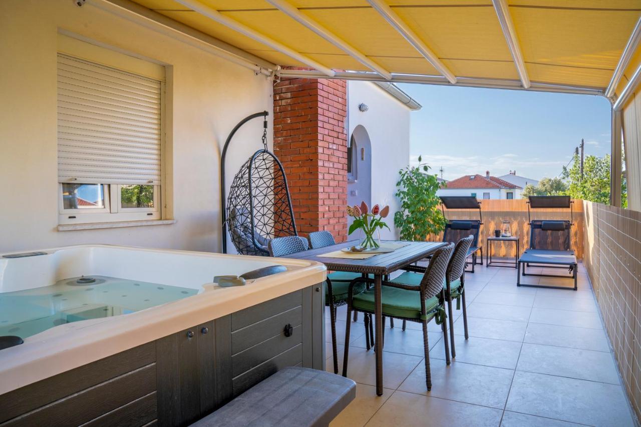 Apartment Paula With Private Jacuzzi And Parking- Near The Beach Zadar Zewnętrze zdjęcie