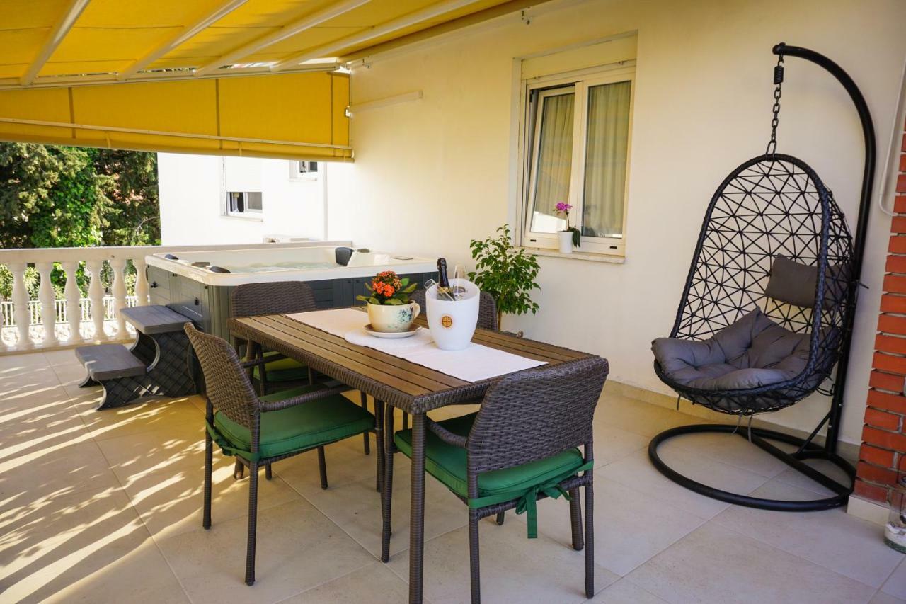 Apartment Paula With Private Jacuzzi And Parking- Near The Beach Zadar Zewnętrze zdjęcie