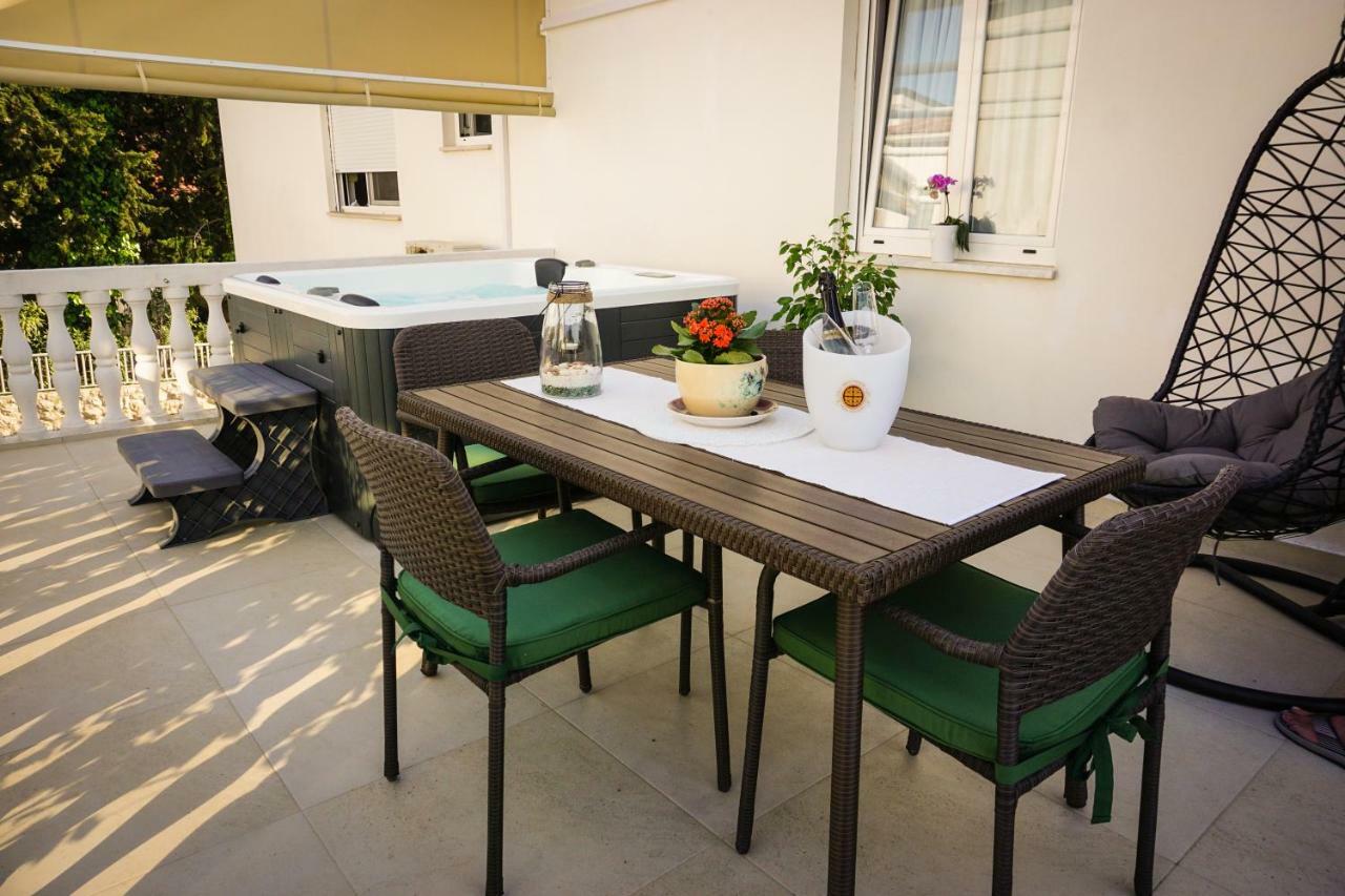 Apartment Paula With Private Jacuzzi And Parking- Near The Beach Zadar Zewnętrze zdjęcie
