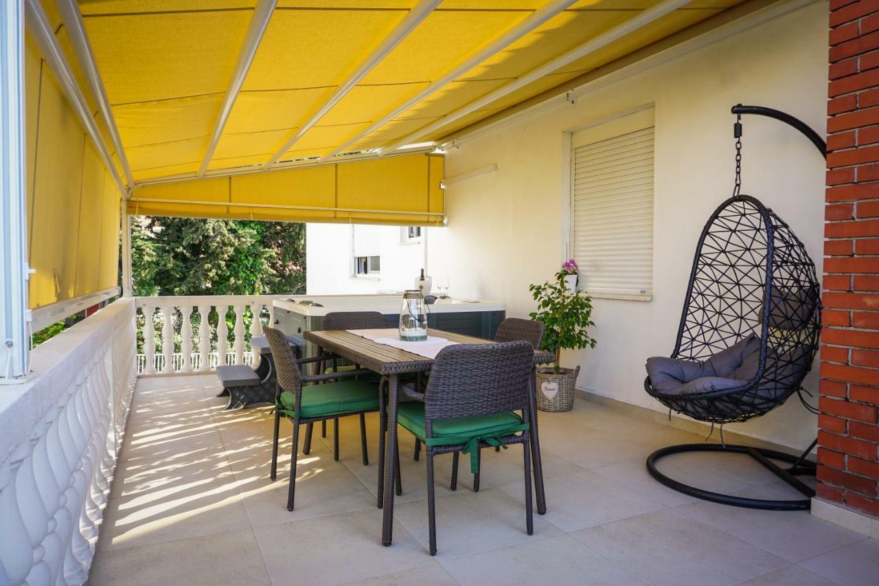 Apartment Paula With Private Jacuzzi And Parking- Near The Beach Zadar Zewnętrze zdjęcie