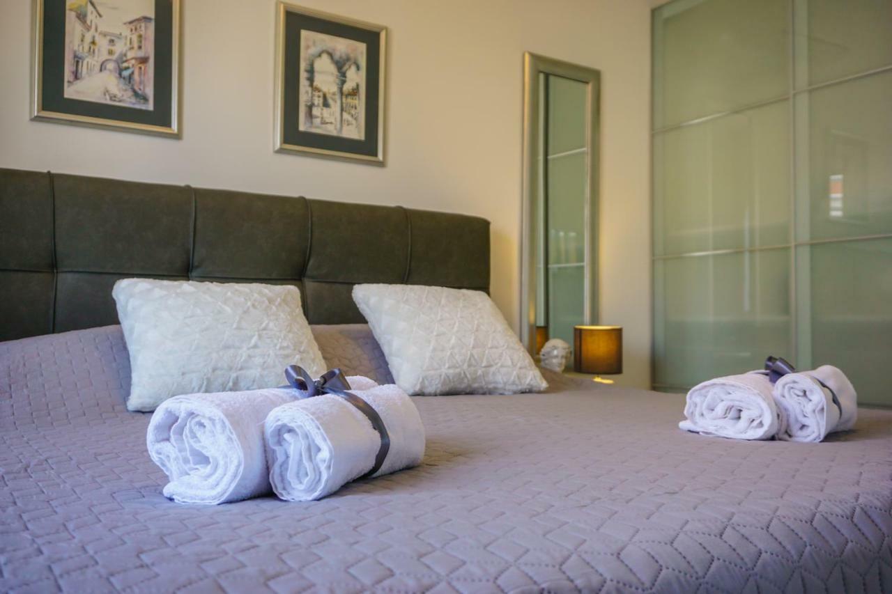 Apartment Paula With Private Jacuzzi And Parking- Near The Beach Zadar Zewnętrze zdjęcie