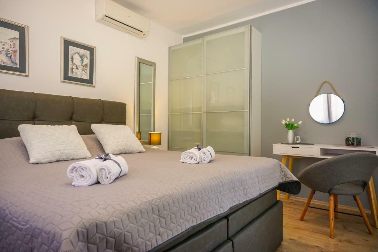 Apartment Paula With Private Jacuzzi And Parking- Near The Beach Zadar Zewnętrze zdjęcie
