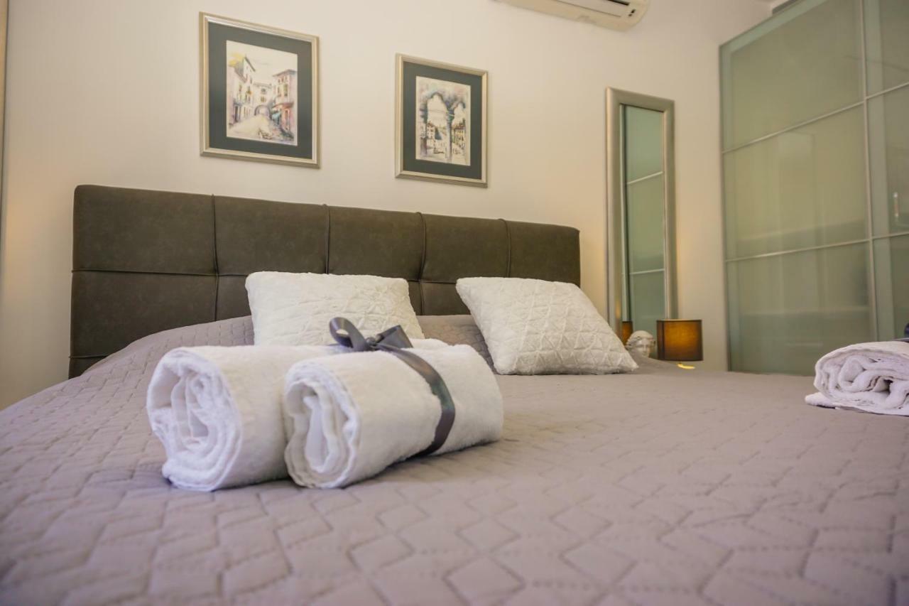 Apartment Paula With Private Jacuzzi And Parking- Near The Beach Zadar Zewnętrze zdjęcie
