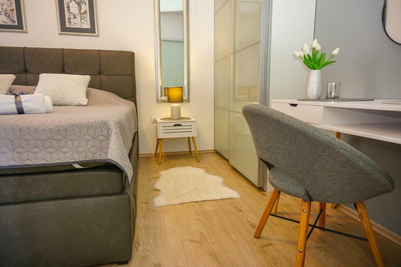 Apartment Paula With Private Jacuzzi And Parking- Near The Beach Zadar Zewnętrze zdjęcie
