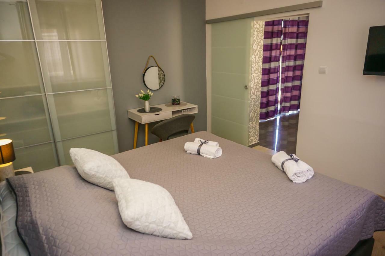 Apartment Paula With Private Jacuzzi And Parking- Near The Beach Zadar Zewnętrze zdjęcie