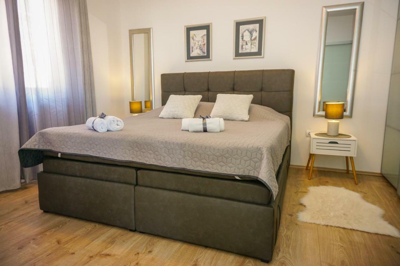 Apartment Paula With Private Jacuzzi And Parking- Near The Beach Zadar Zewnętrze zdjęcie