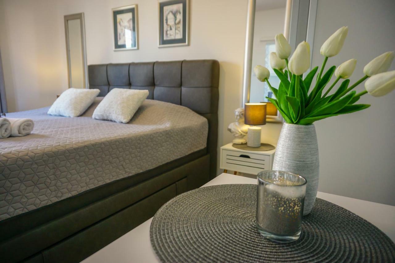 Apartment Paula With Private Jacuzzi And Parking- Near The Beach Zadar Zewnętrze zdjęcie